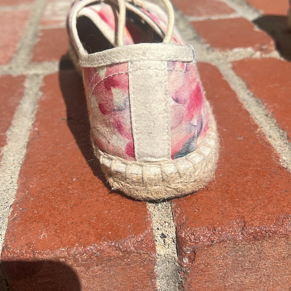 Soludos Shoes - Picture 7 of 12